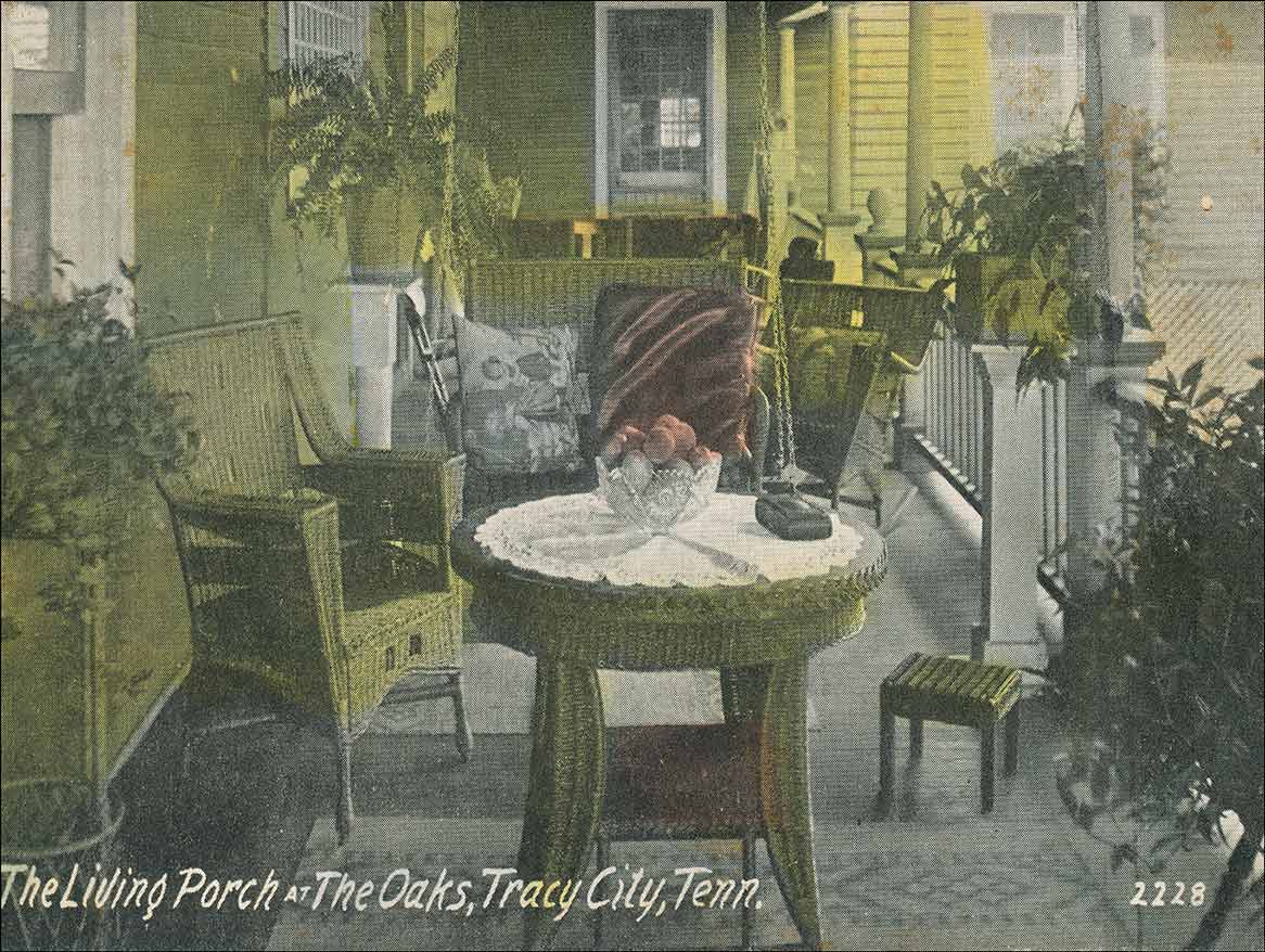 GCL018 - LIVING PORCH THE OAKS