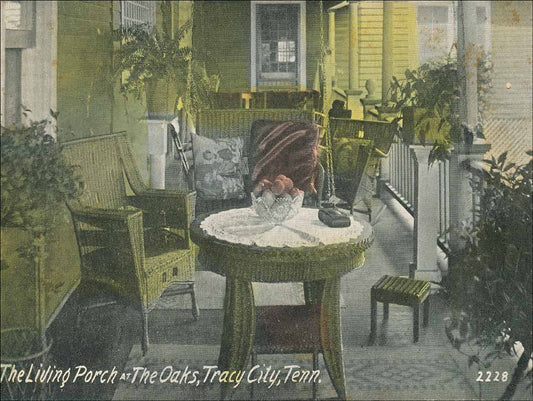 GCL018 - LIVING PORCH THE OAKS